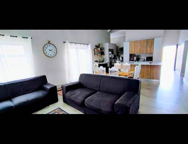 3 BEDROOM HOUSE FOR SALE IN BLUE MOUNTAIN VILLAGE